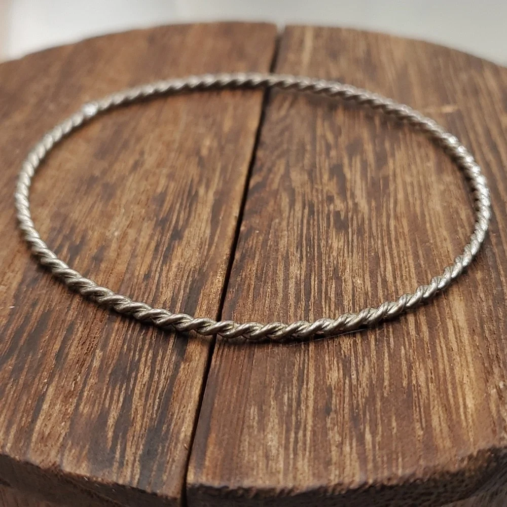 B2231 silver tone braided‎ rope bracelet estate